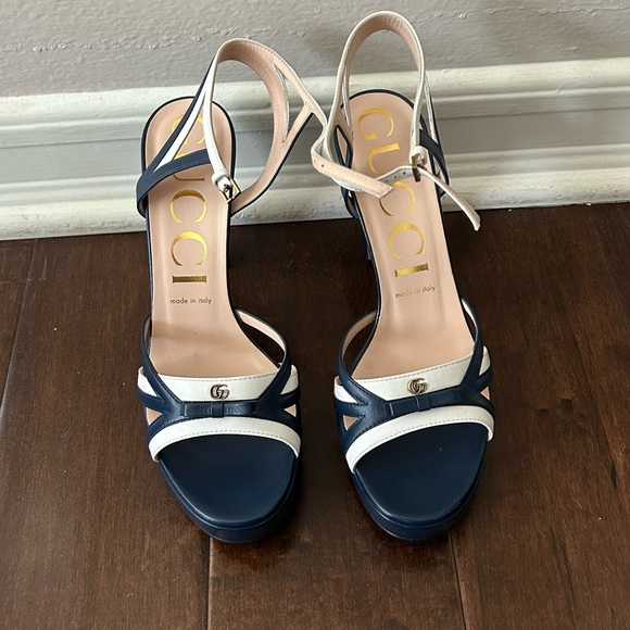 Gucci Navy Blue & White Platform Heels “Allison Two-Tone Leather Bow Platform” - Picture 3 of 6